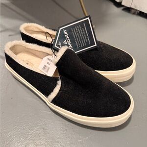 Staheekum slip on woman’s shoes new size 8
